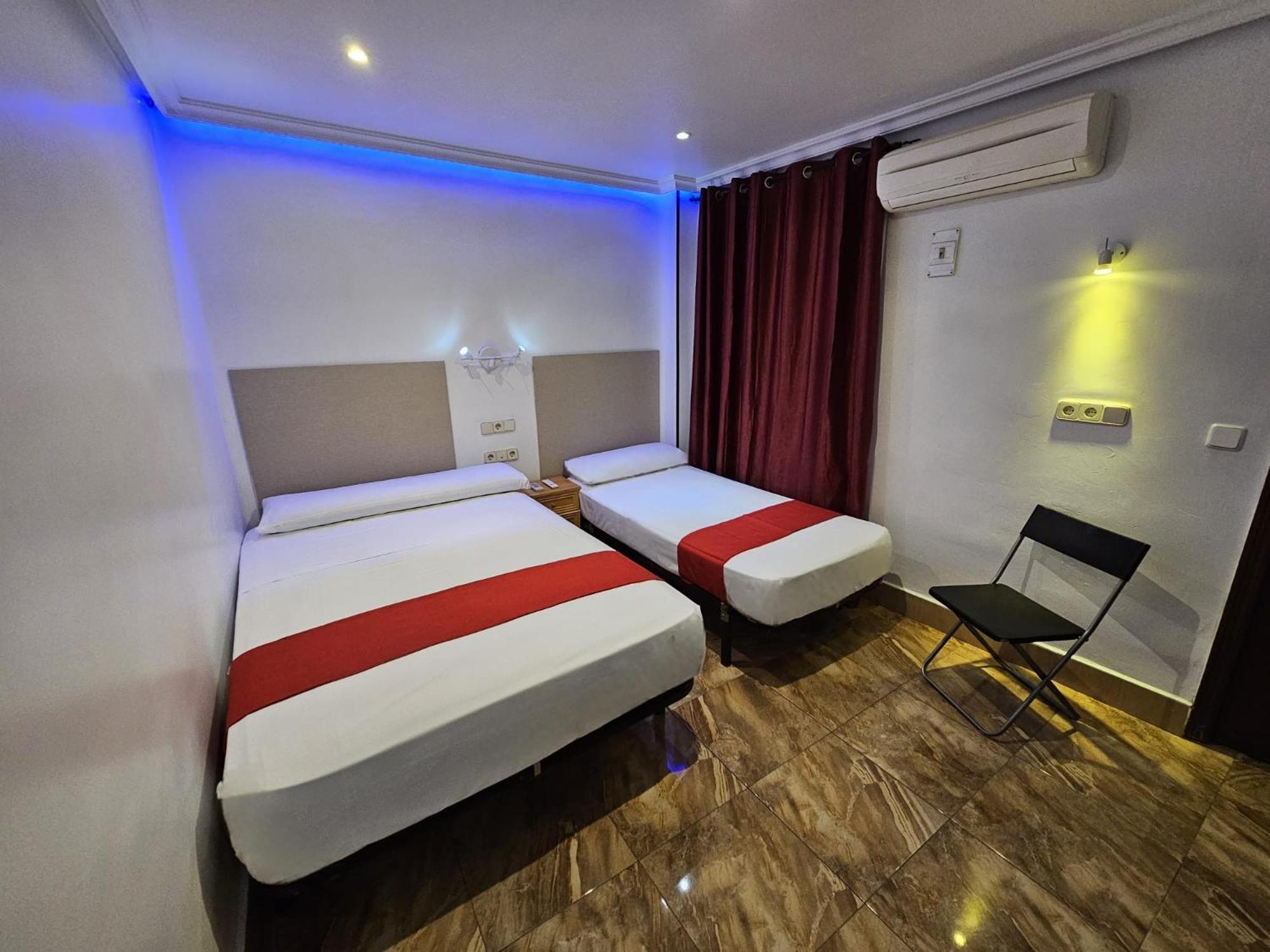 Hostal Las Vegas Madrid Exterior photo