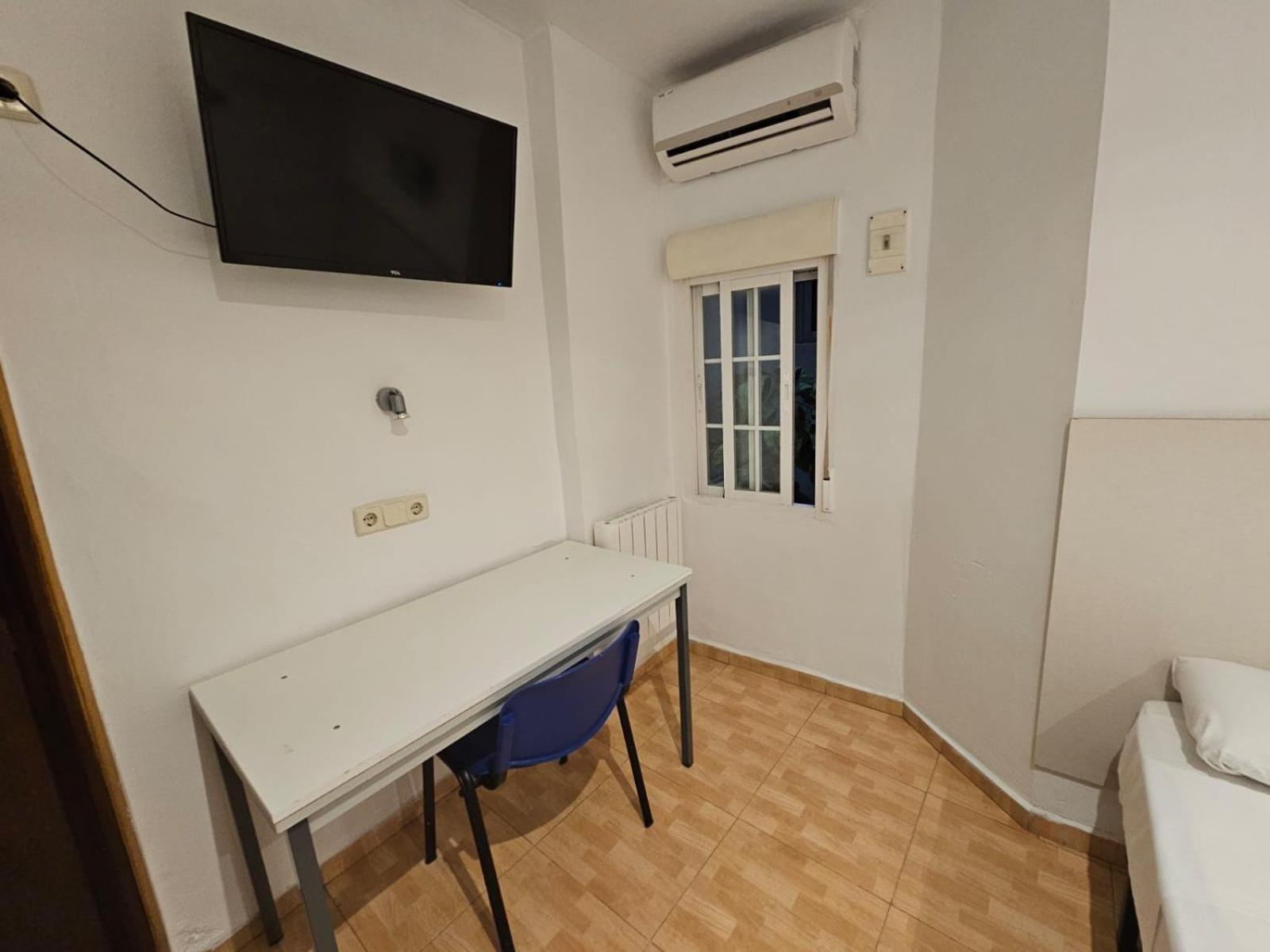 Hostal Las Vegas Madrid Exterior photo