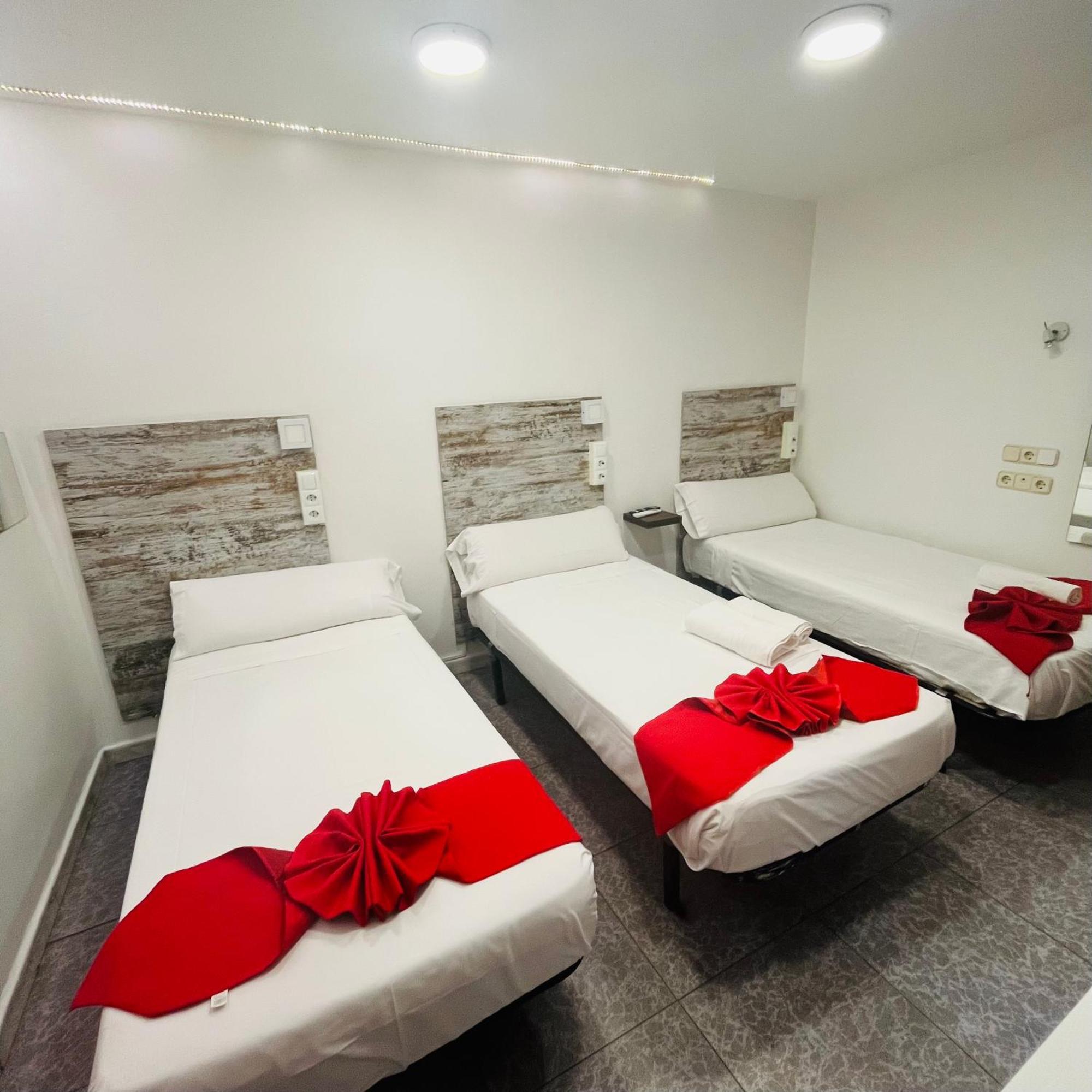 Hostal Las Vegas Madrid Exterior photo
