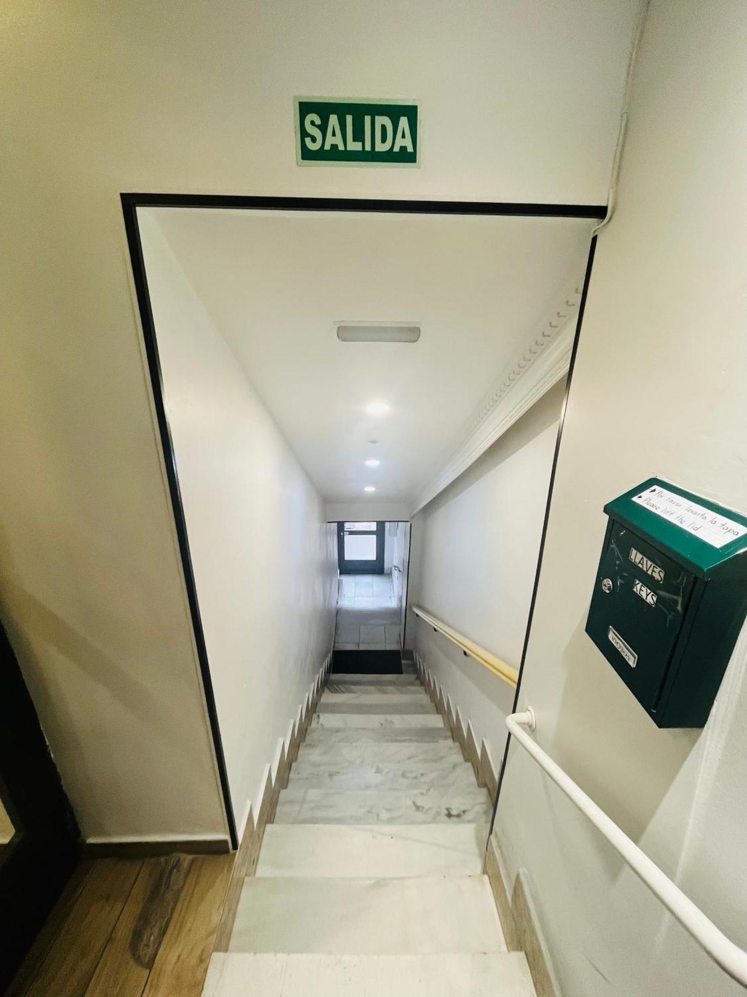 Hostal Las Vegas Madrid Exterior photo