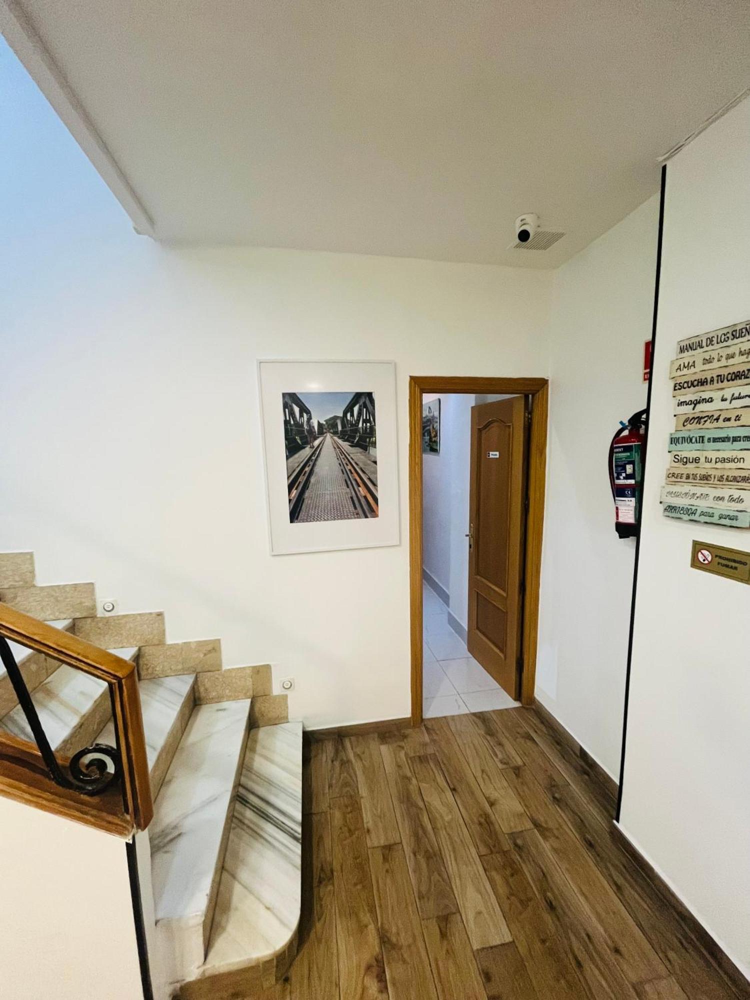 Hostal Las Vegas Madrid Exterior photo